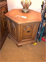 MCM OCTAL END TABLE NICE CONDITION