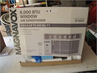 MAGNAVOX 8000 BTU WINDOW AC UNIT.  IN BOX.