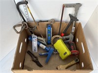 Box lot- 2 hack saws, level, misc tools