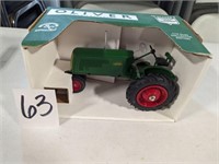 1/16 Scale Oliver 70 Row Crop