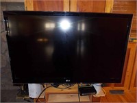 LG 47" TV with Wall Mount
