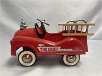 VINTAGE THE CHIEF FIRE DEPT. TRUCK METAL 10"