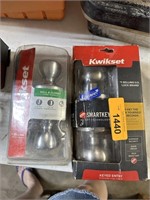 2PC NEW KWIKSET DOORKNOBS LOCK / HALL CLOSET