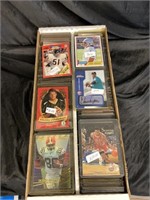 MIXED SPORTS CARDS LOT