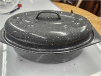 Small Enamal Ware Roasting Pan