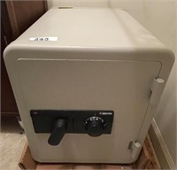 Sentry 1380 safe with combination