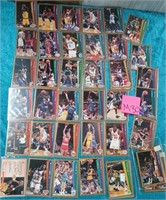 11 - LOT OF COLLECTIBLE BASKETBALL CARDS (M30)