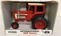 1/16 International 1568 Tractor,NIB