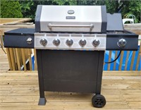 Dyna-Glo 5 burner grill with side burner and