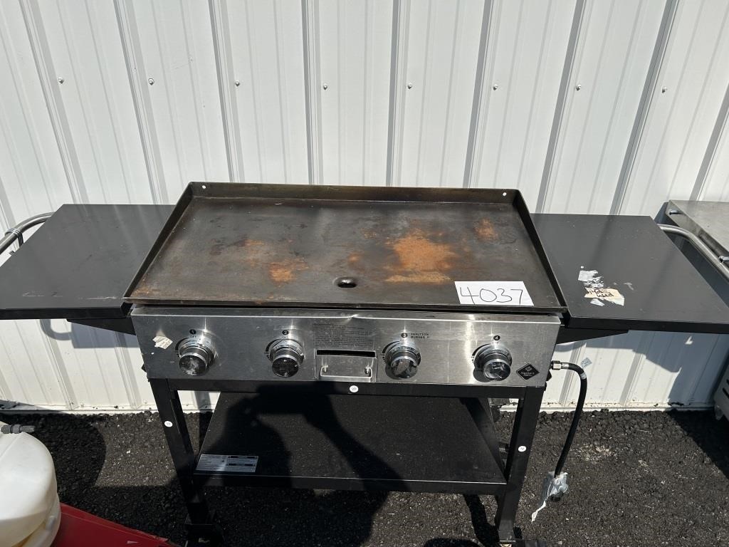 MM 4 burner gas griddle- used