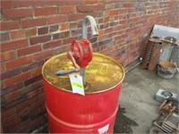 55-gal barrel w/hand crank pump