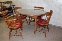Nichols & Stone Dining Table w/4 Chairs