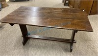 Pine trussel table