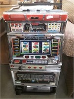 777 Thunder Slot Machine With Coins