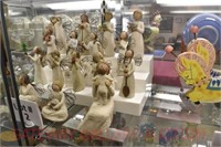(16) Willow Tree Figurines: