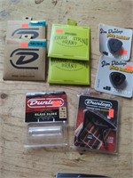 Guitar Accessories w/ Capo, Acoustic and Ukulele