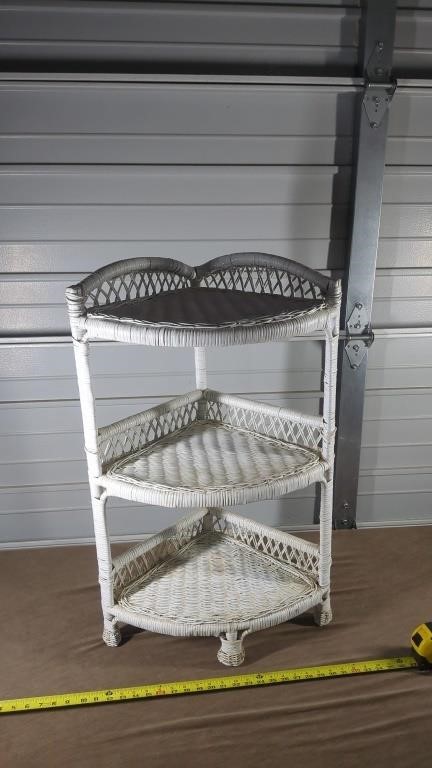 WICKER CORNER SHELF 31" TALL X 20"