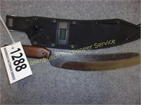 Large Knife w/Nylon Sheath