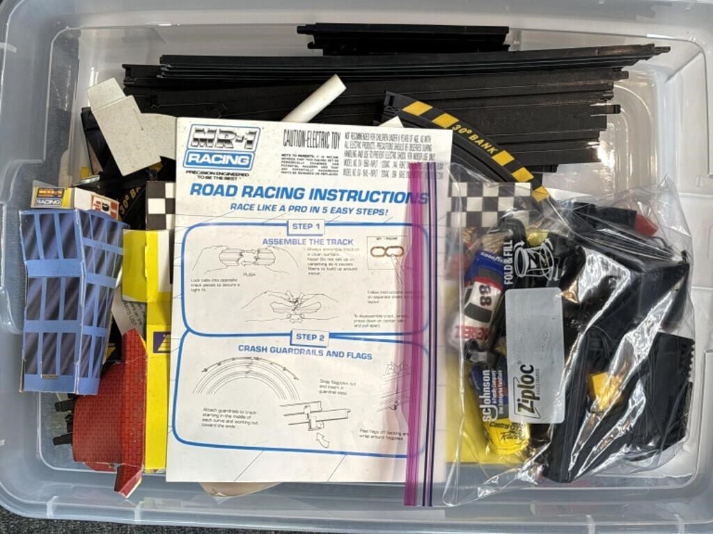 Marchon MR-1 Slot Car Racing Race Track Set in