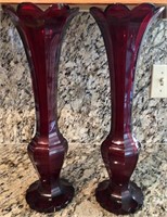 E - 2 PIECES VINTAGE RED GLASS VASES (K82)