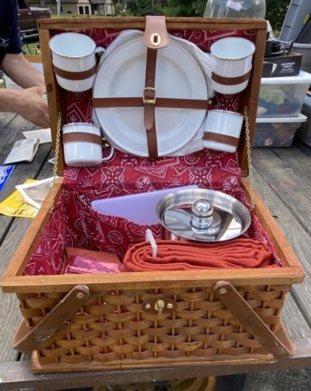 Picnic Set, Basket & Contents