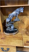 Bronze Wolf Statue (High Ground)