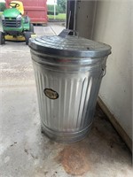 Galvanized  trash can w /lid