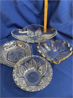 4 Glass Bowls Trays