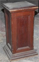 Antique square pedestal