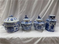 4PC ORIENTAL BLUE AND WHITE COVERED JARS