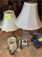 GROUP OF TABLE LAMPS ASSORTED STYLES AND SIZES