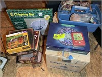 LARGE GROUP OF BOARD GAMES AND PUZZLES
