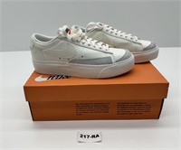 NIKE WOMEN'S BLAZER LOW PLATFORM SHOES - SIZE 8