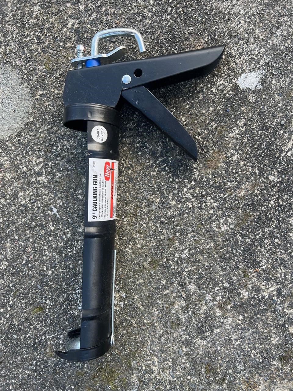 9” CAULKING GUN - NEW