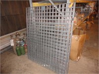 (7) GRATES THAT FIT THE (3) PREVIOUS SHELVING LOTS