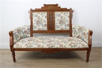 ANTIQUE ENTRACE SOFA FLOWER PATTERN