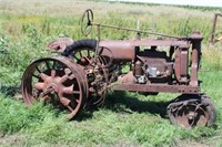 IH Farmall Tractor