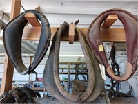 3 HORSE COLLARS