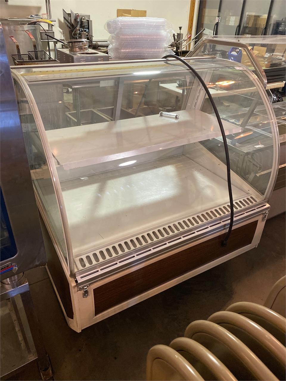 Federal Refrigerated Display Case [TW]