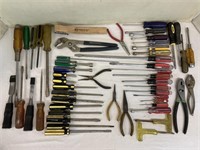 Tool Lot Screwdrivers, Pliers, etc