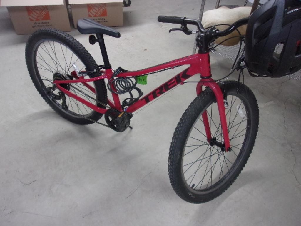 24"-2 Rivers Bike w/ Helmet & Lock - 8 Speed