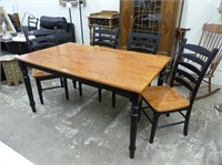 CONTEMPORARY BLACK/WOOD TOP HARVEST TABLE W/CHAIRS