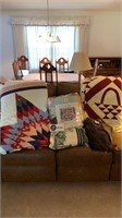 2 king  quilts 1 king set 2 throw blankets