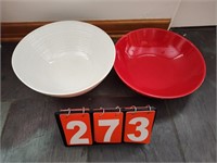 Red / White Plastic Bowls