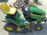 JD LA145 Lawn Tractor