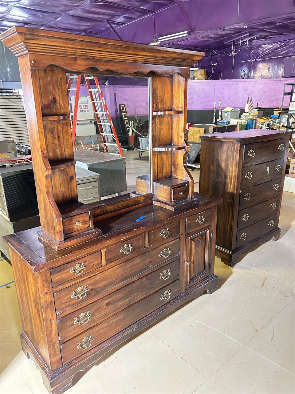 Bedroom Set Mirror and Dresser