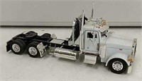 Peterbilt Stretched Daycab by Tonkin