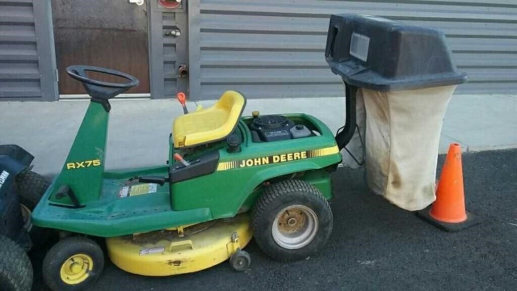 John Deer Riding Lawn Mower