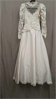 Sweetheart Manor Heirloom Size 10 Wedding Dress