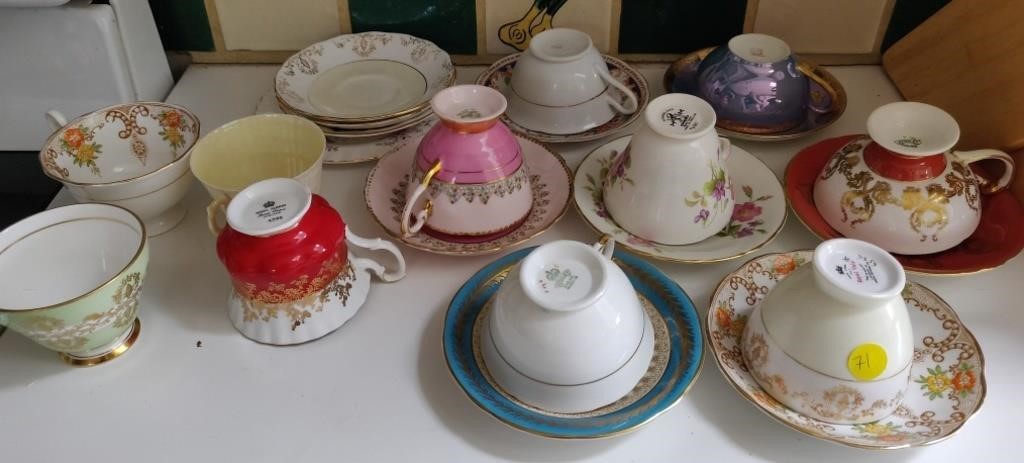 Various Tea Cups & Saucers incl. Royal Albert